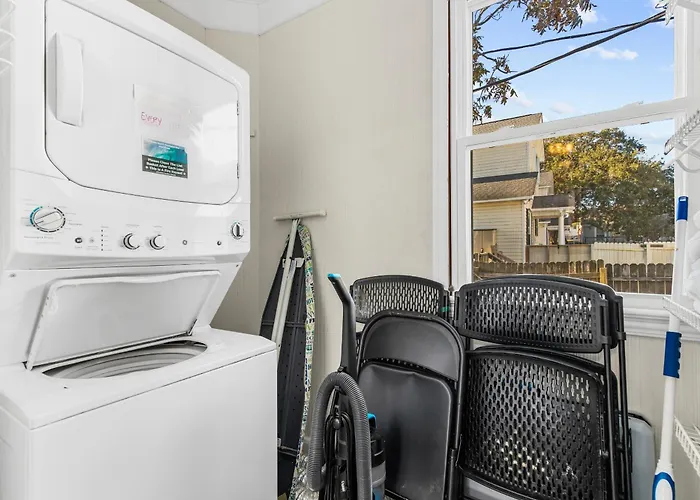 ﻿Charming Centrally Located Ocean View W Huge Private Yard, Patio, Firepit, & Bbq